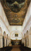 La navata centrale della Cattedrale di Vieste